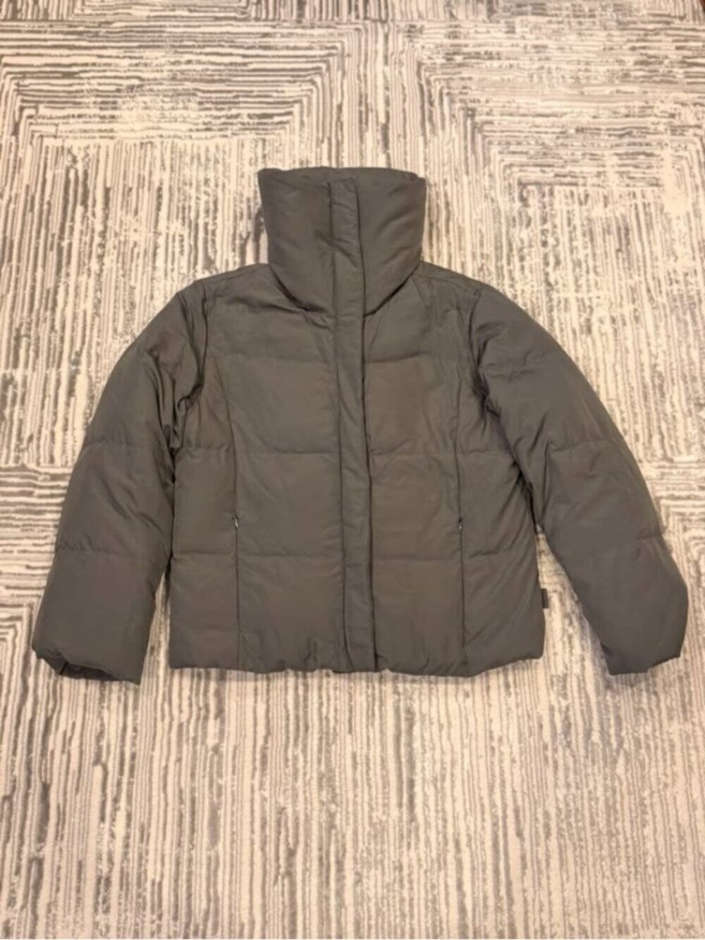 Calvin Klein women's medium gray Duck Down Fill Puffer Winter Coat MSRP $350.